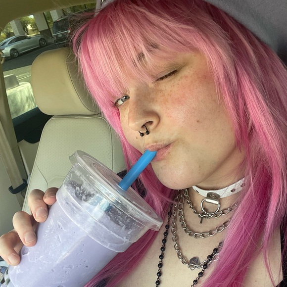 Meet your Posher, Rae - Picture 10 of 11